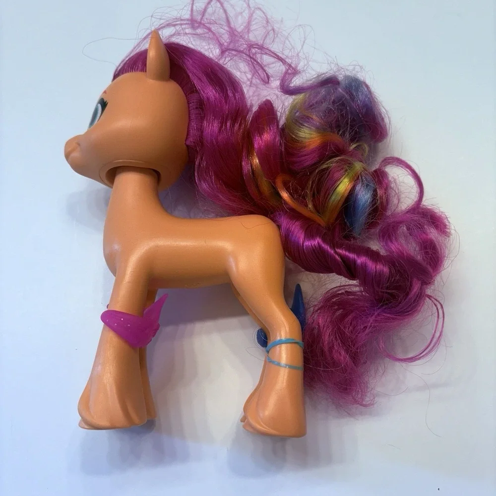 My Little Pony MLP A New Generation Rainbow Reveal Sunny Starscout 6